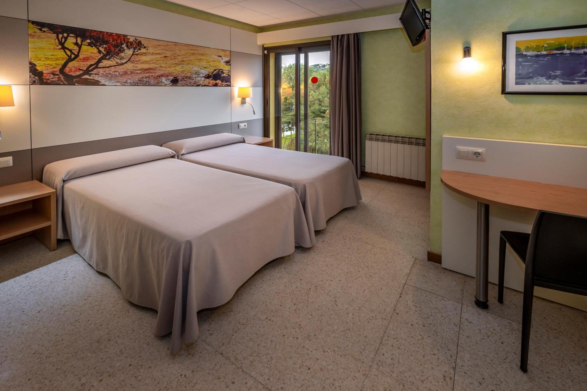 Hotel Sabiote Пинеда де Мар Екстериор снимка