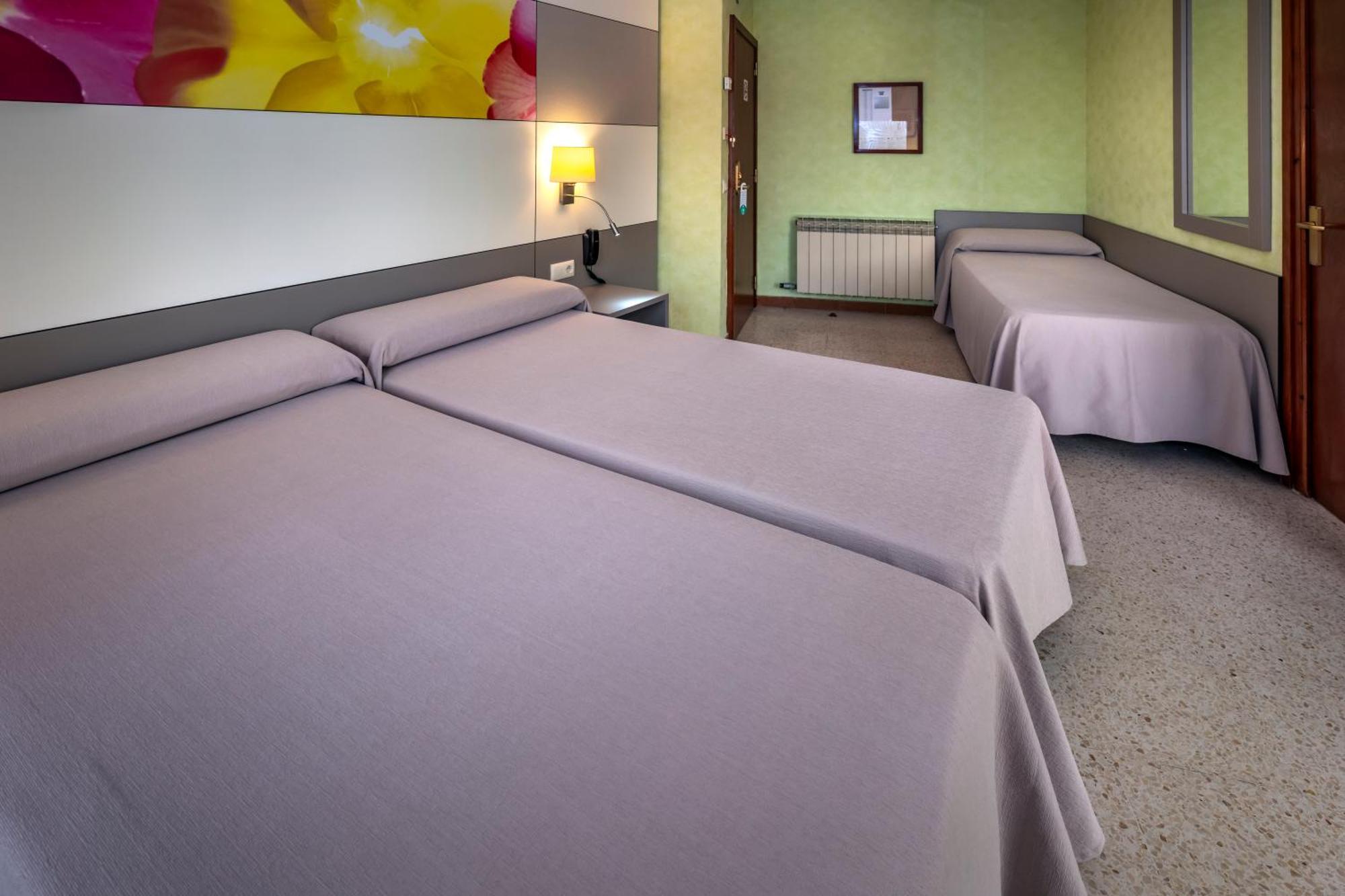Hotel Sabiote Пинеда де Мар Екстериор снимка