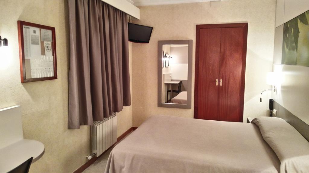 Hotel Sabiote Пинеда де Мар Екстериор снимка