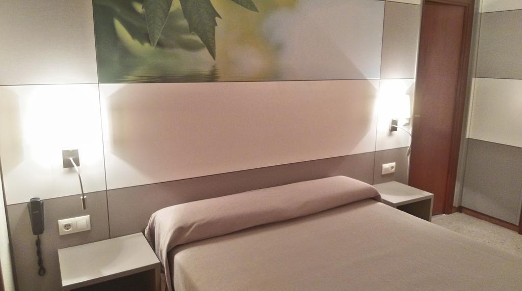 Hotel Sabiote Пинеда де Мар Екстериор снимка