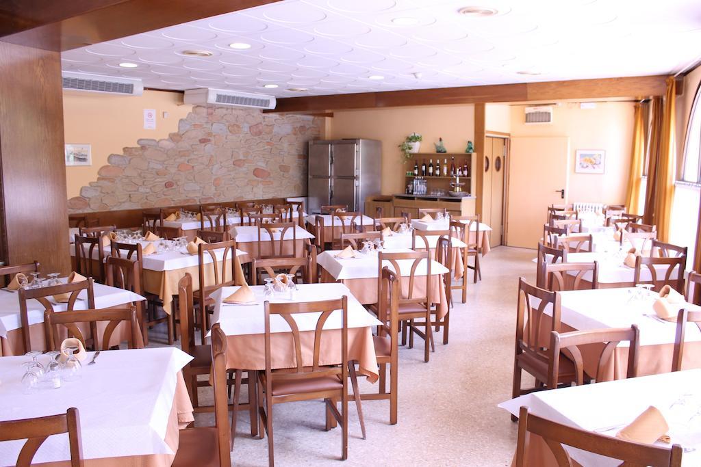 Hotel Sabiote Пинеда де Мар Екстериор снимка