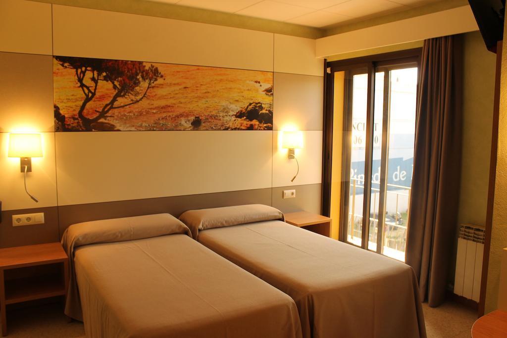 Hotel Sabiote Пинеда де Мар Екстериор снимка