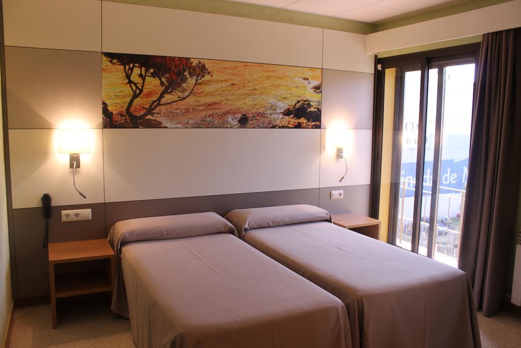 Hotel Sabiote Пинеда де Мар Екстериор снимка