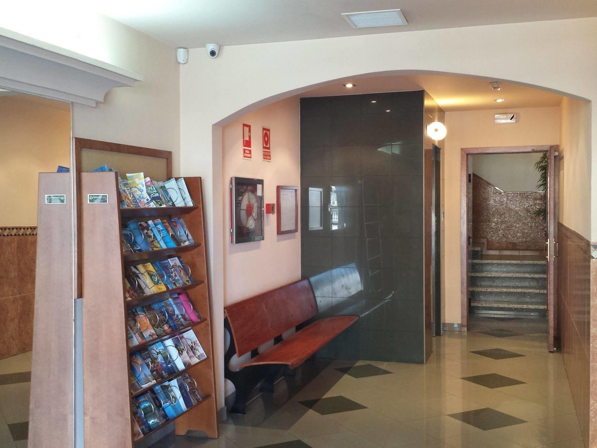 Hotel Sabiote Пинеда де Мар Екстериор снимка
